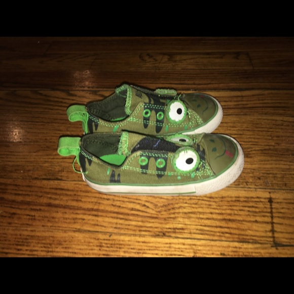 converse lizard shoes